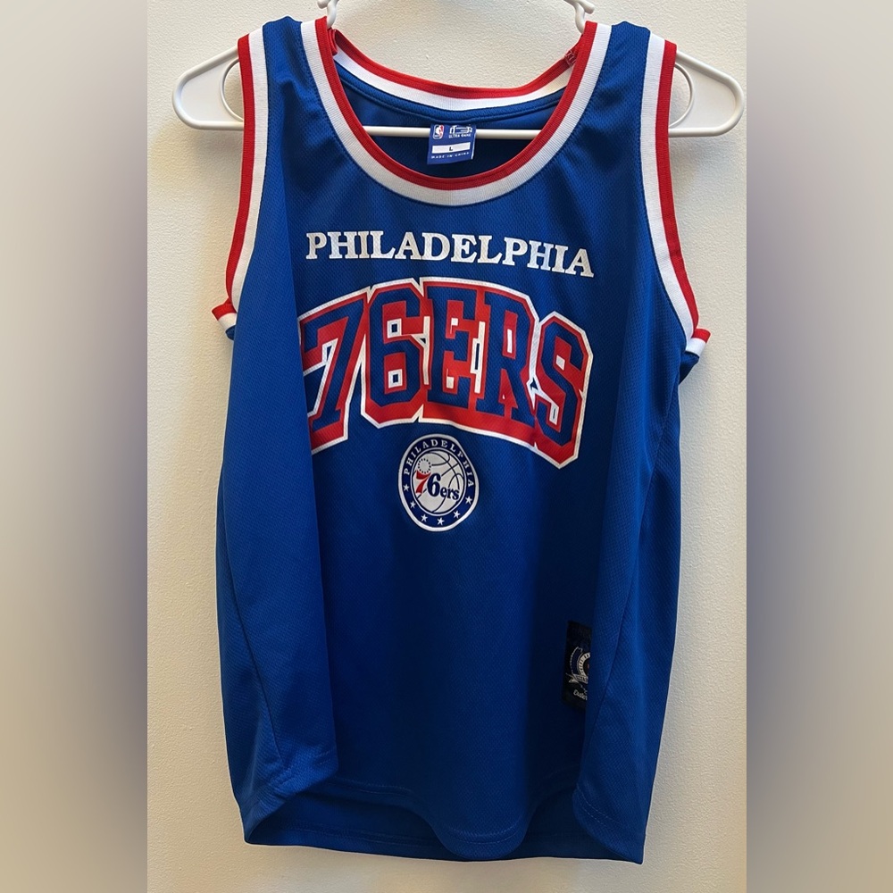 Philadelphia 76ers women’s sleeveless jersey size large